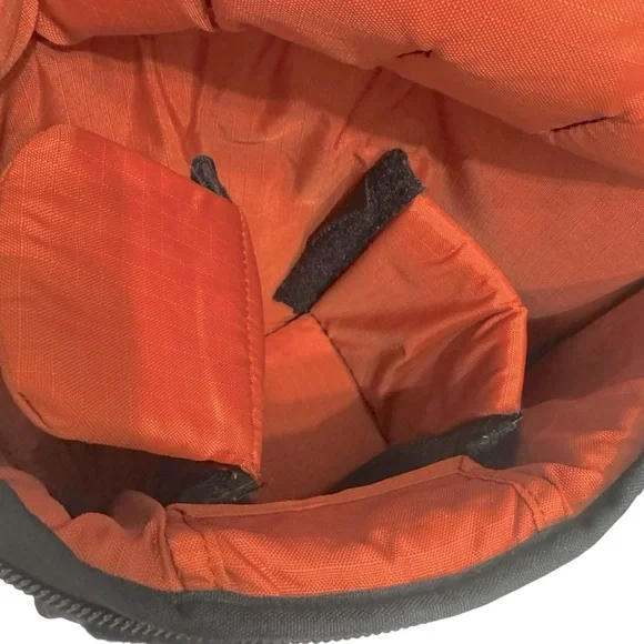 Crumpler‎ Camera Bag – Removable Compartments, Adjustable Straps, 9.5” - Picture 6 of 8